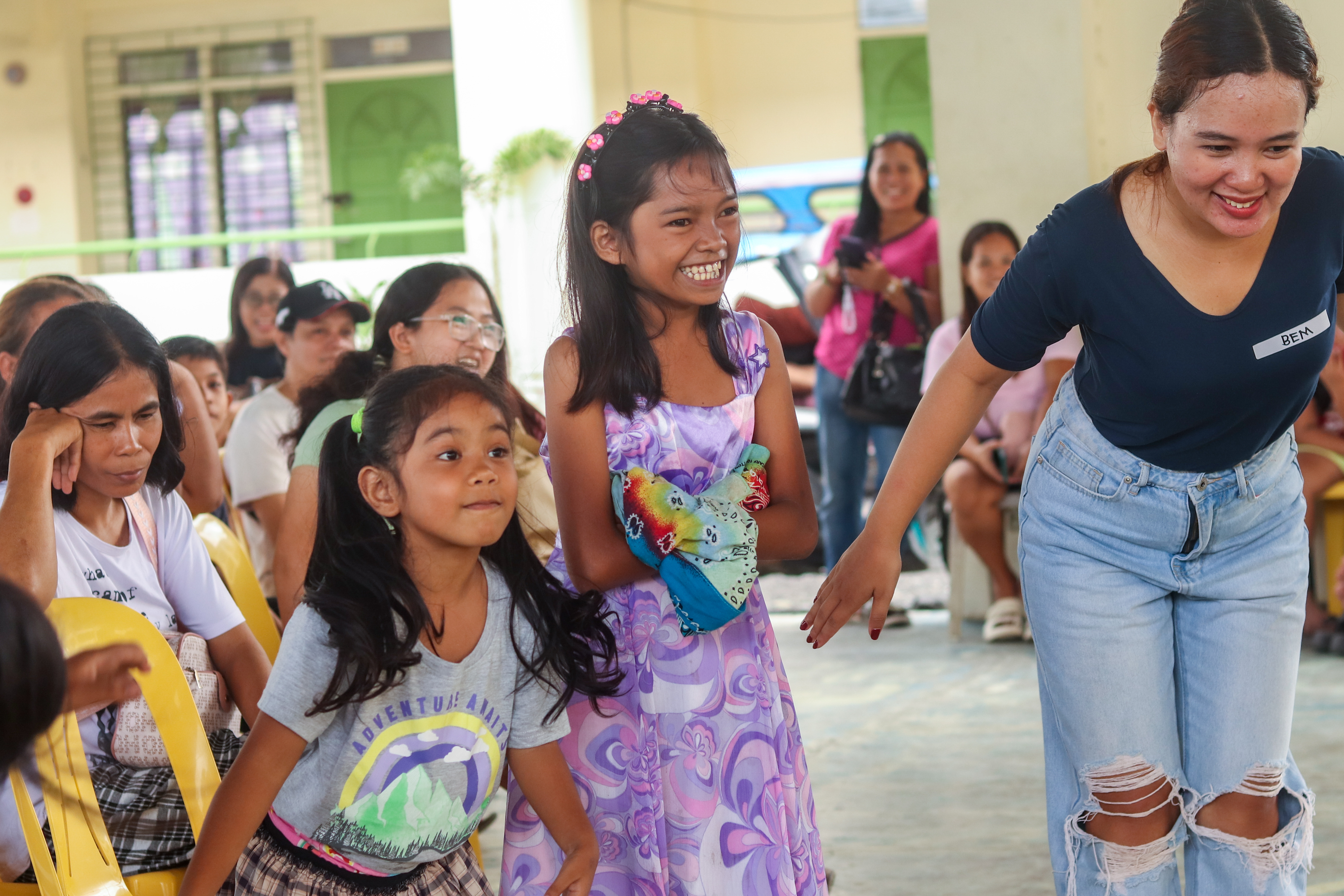 Volunteers helping families