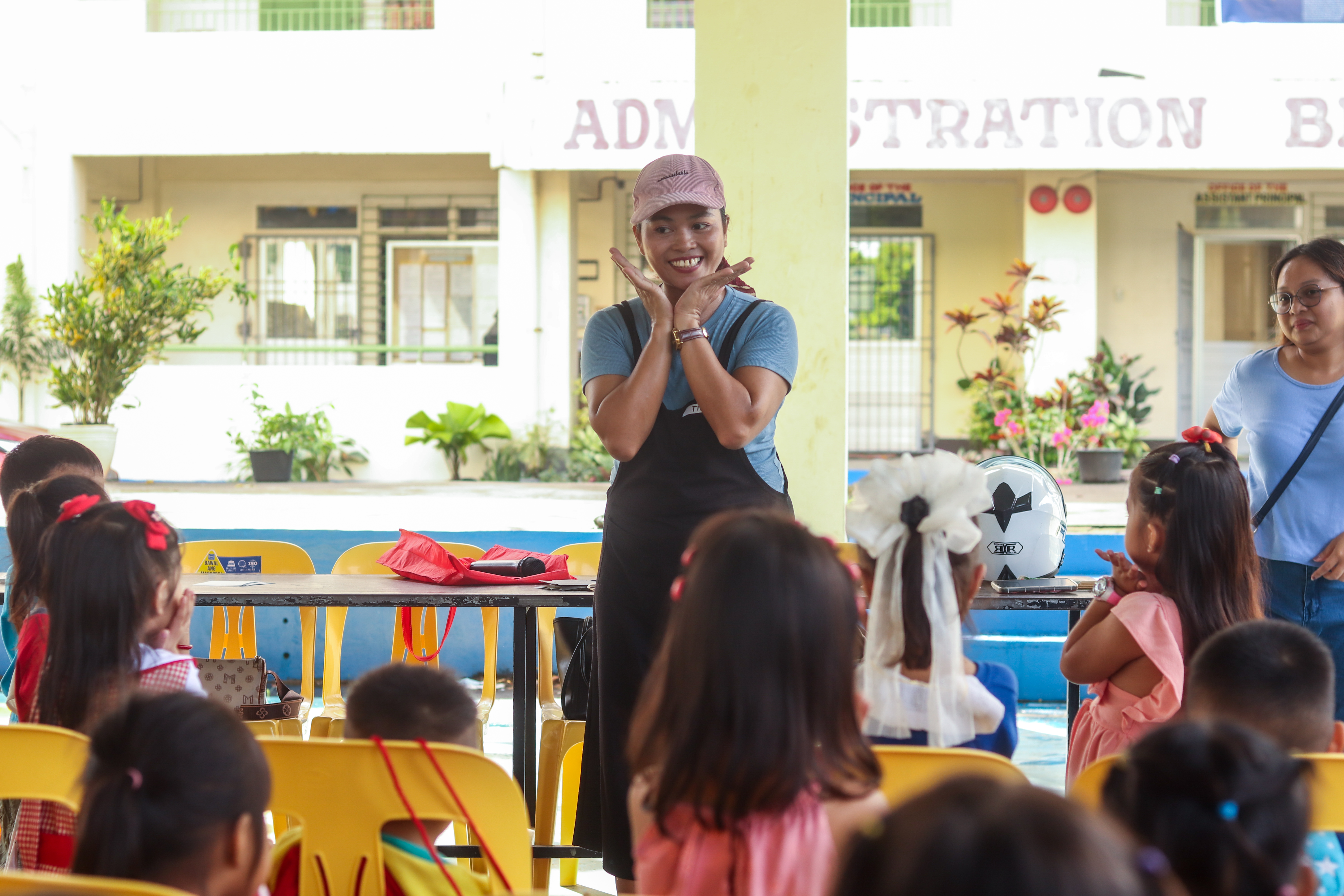 Volunteers helping families